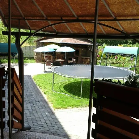 коттедж Leleka Vyzhnynsia Гостевой дом Rivna