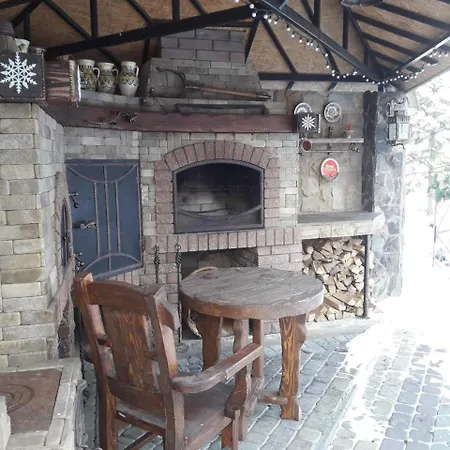 коттедж Leleka Vyzhnynsia Гостевой дом *